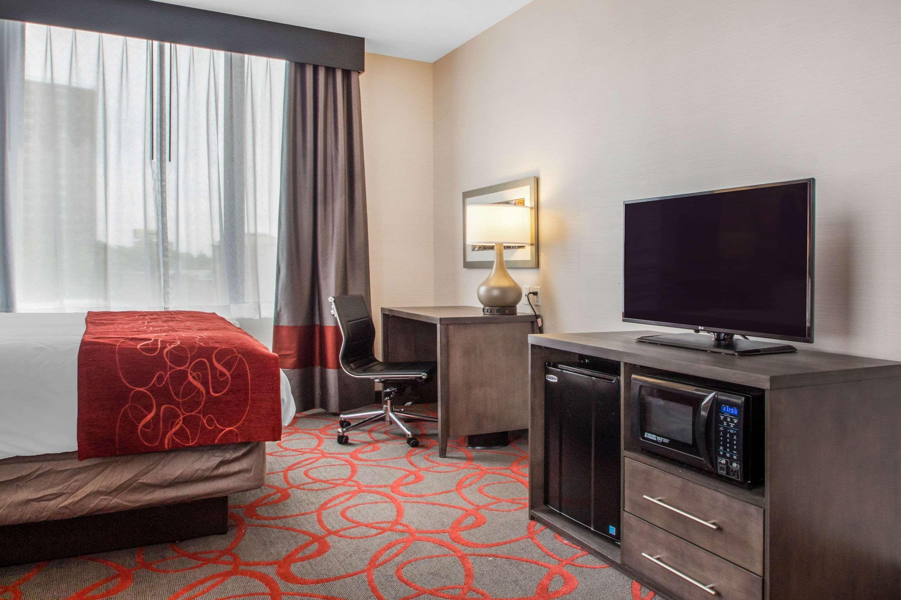 Comfort Inn & Suites Near Stadium New York Exteriör bild