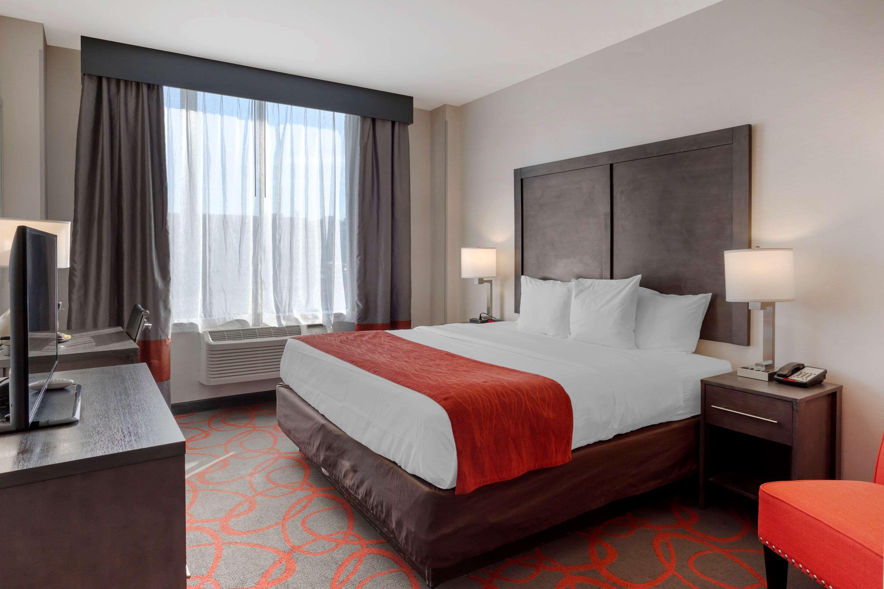 Comfort Inn & Suites Near Stadium New York Exteriör bild