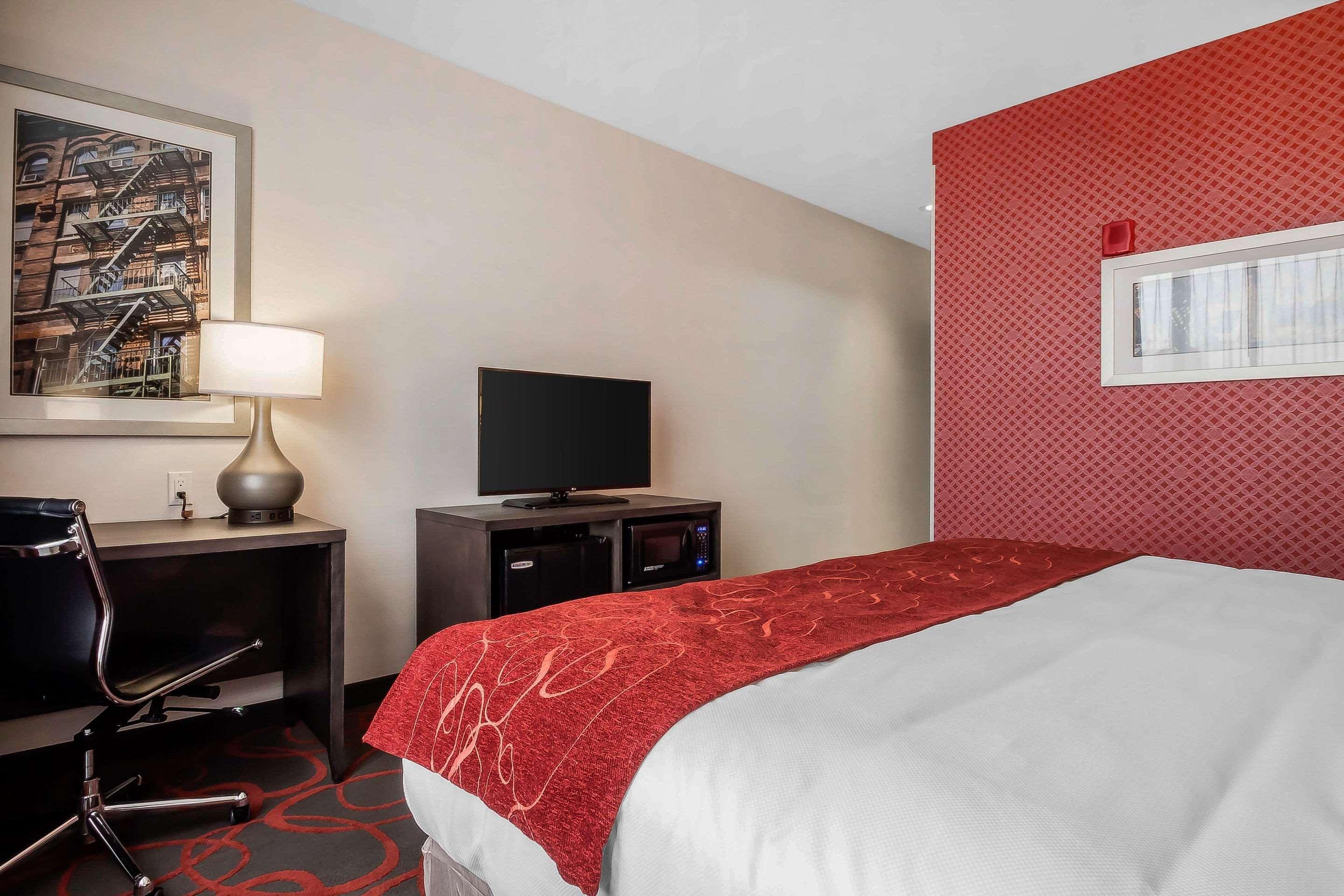 Comfort Inn & Suites Near Stadium New York Exteriör bild