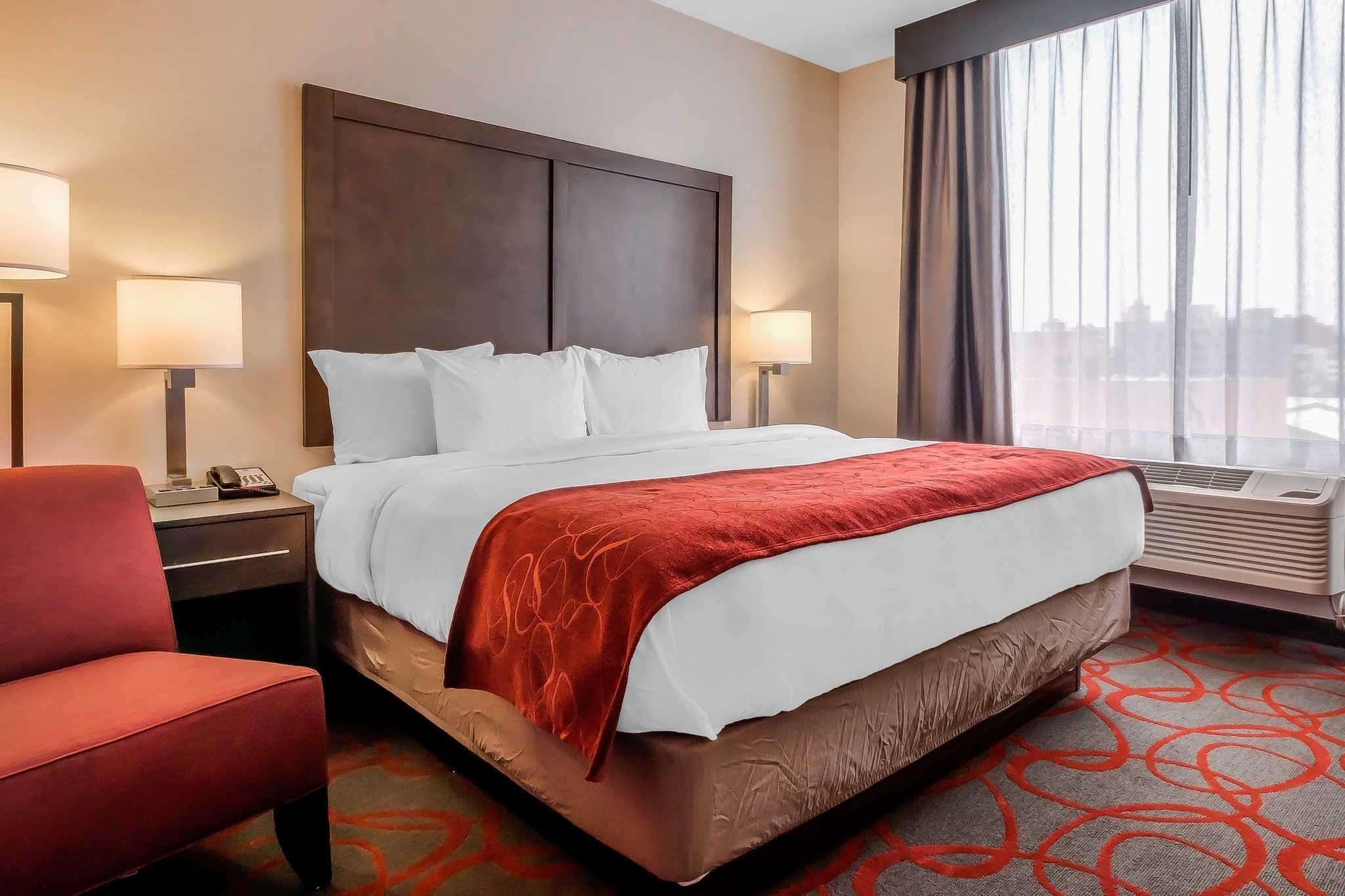 Comfort Inn & Suites Near Stadium New York Exteriör bild