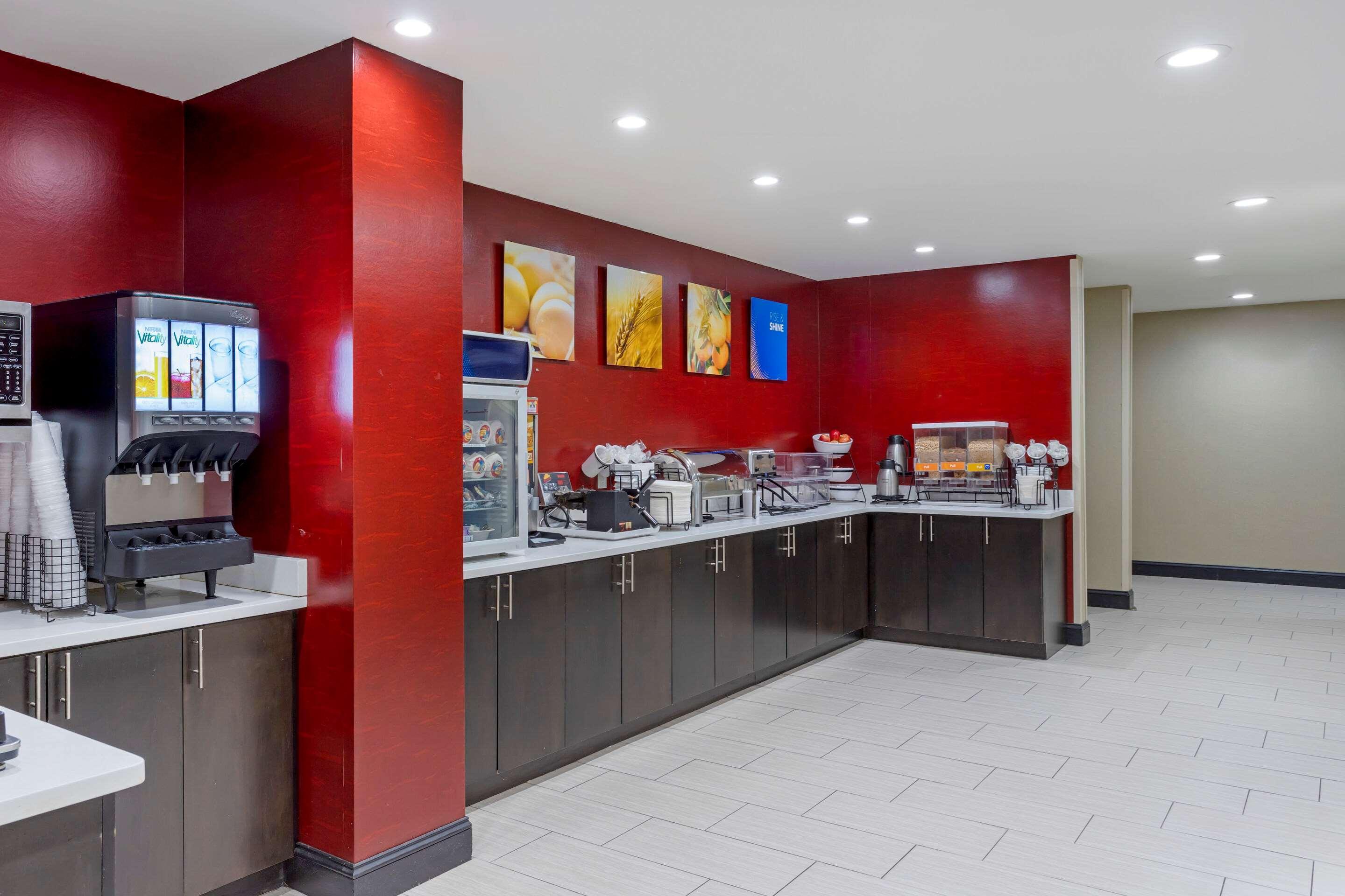 Comfort Inn & Suites Near Stadium New York Exteriör bild