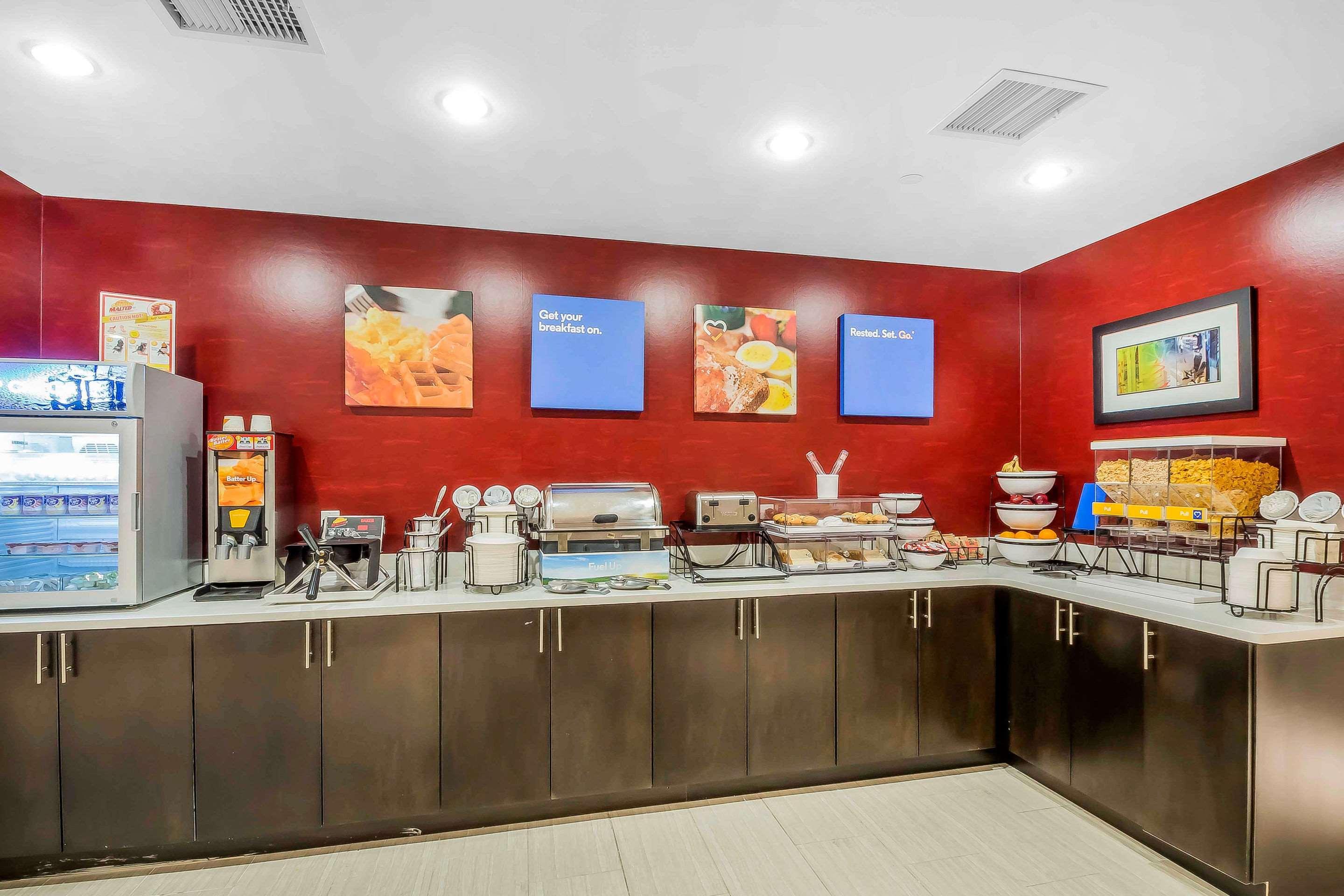 Comfort Inn & Suites Near Stadium New York Exteriör bild