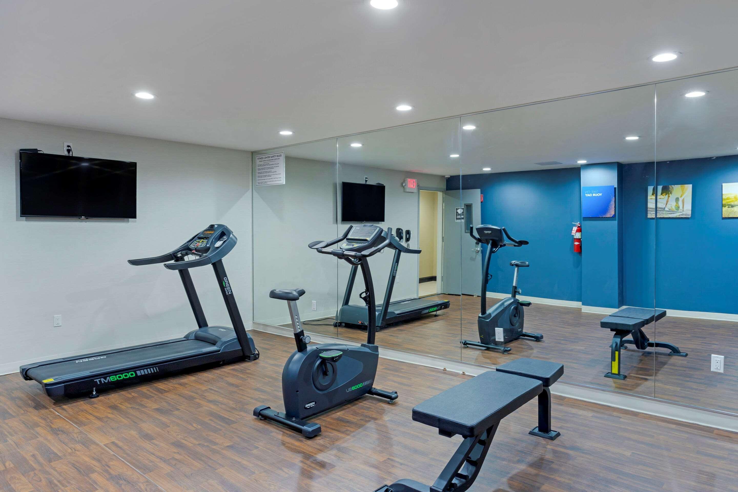 Comfort Inn & Suites Near Stadium New York Exteriör bild