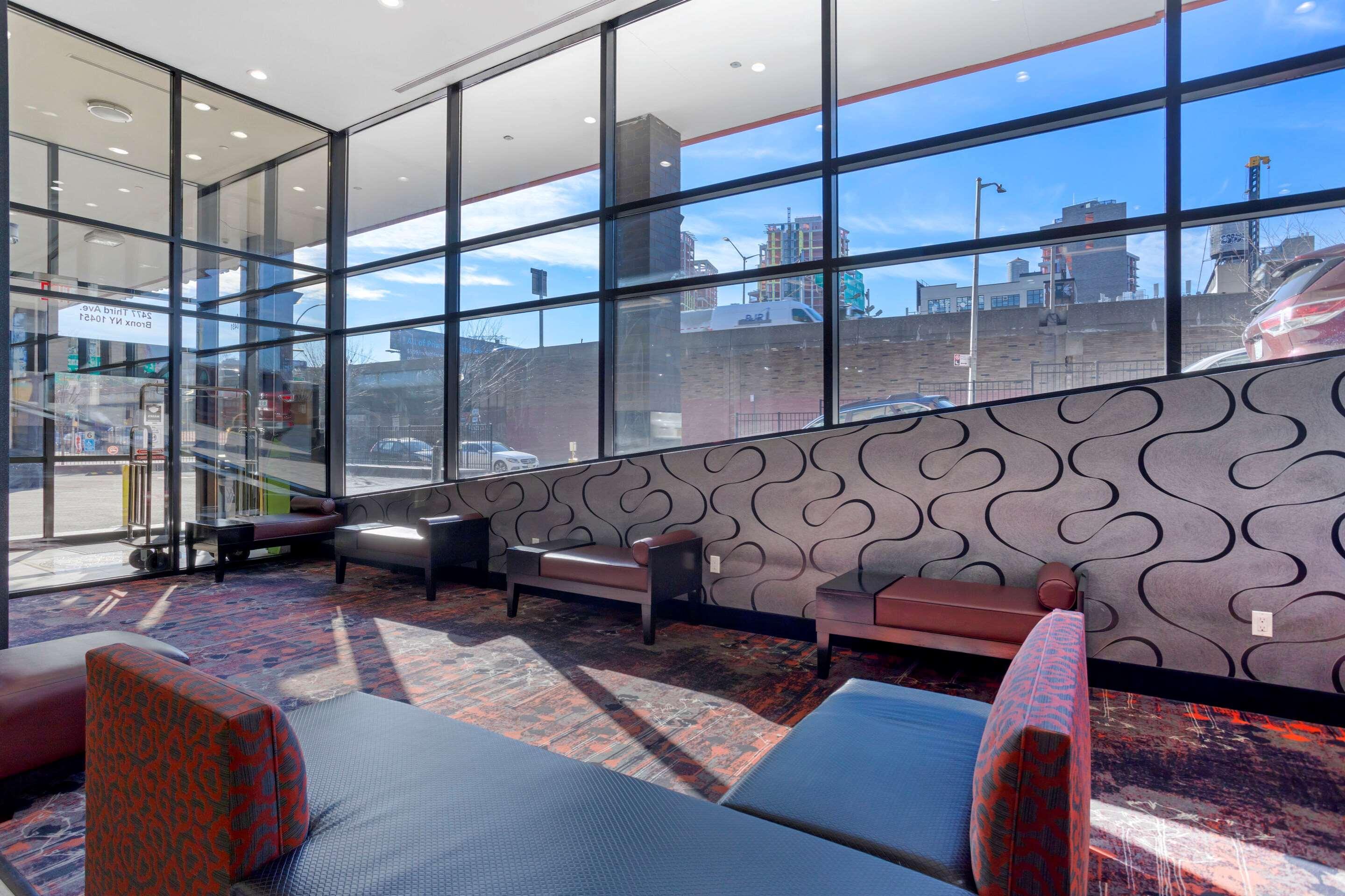 Comfort Inn & Suites Near Stadium New York Exteriör bild