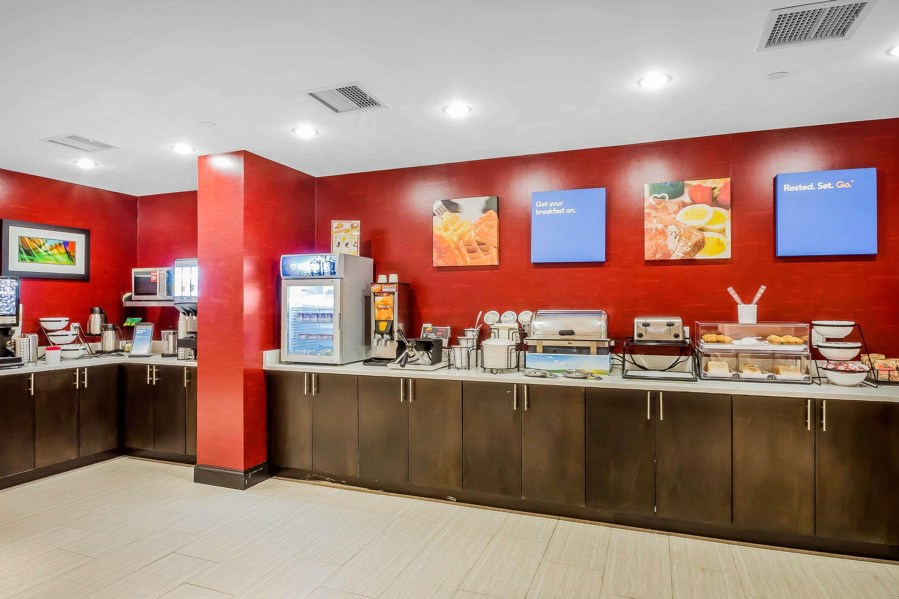 Comfort Inn & Suites Near Stadium New York Exteriör bild