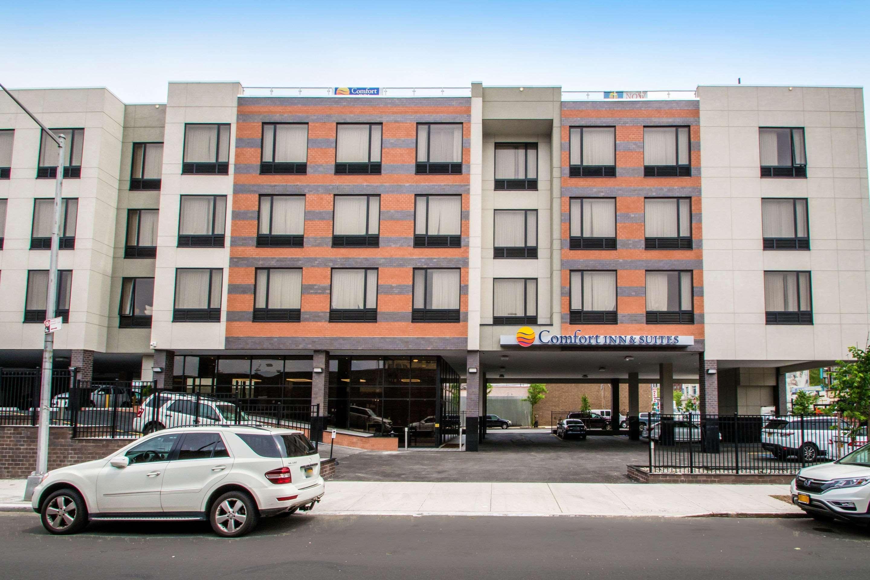 Comfort Inn & Suites Near Stadium New York Exteriör bild